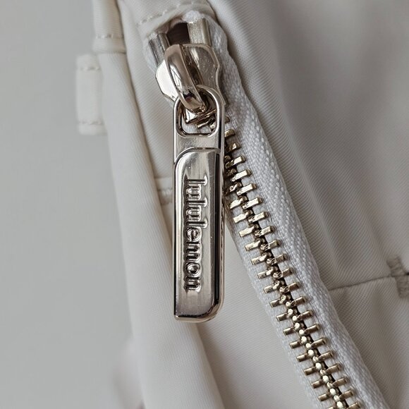NWT LULULEMON LTIV/GOLD Light Ivory Gold All Night Festival Bag 5L - Picture 6 of 16